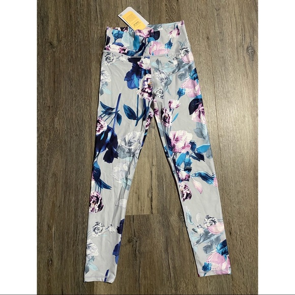 Fabletics Pants - FABLETICS LEGGINGS- NWT